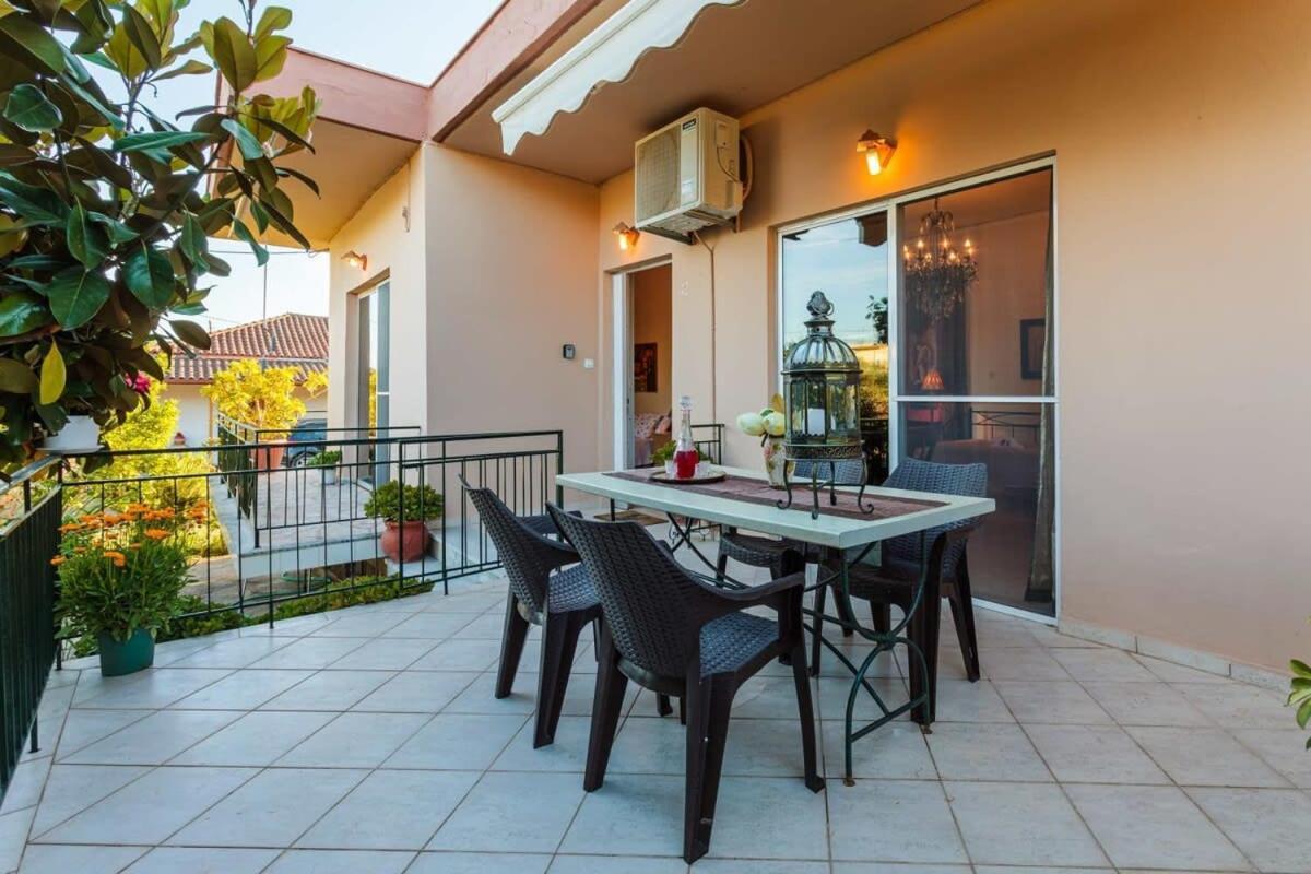 Stylish Seaside Home - Fully Equipped, Big Terrace Каламата Экстерьер фото
